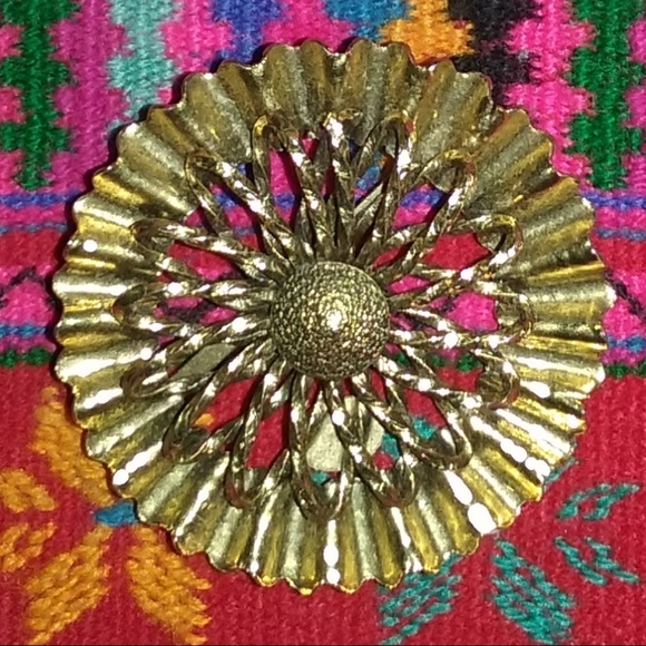 Vintage signed Freirich goldtone brooch/pin - Picture 3 of 5